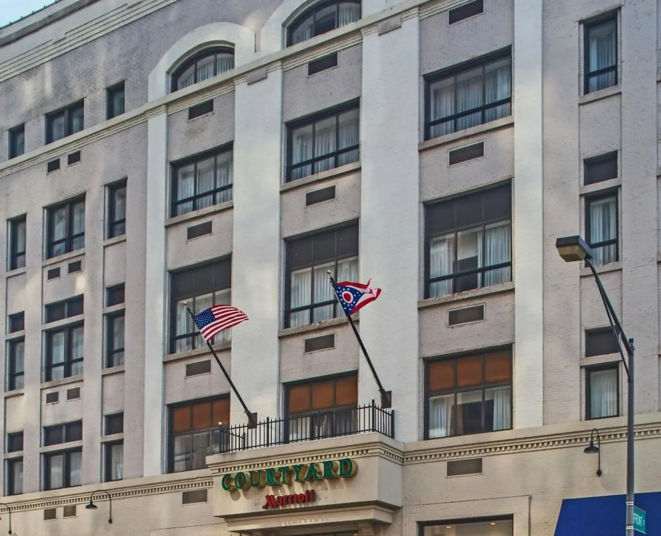 Courtyard Columbus Downtown Hotel