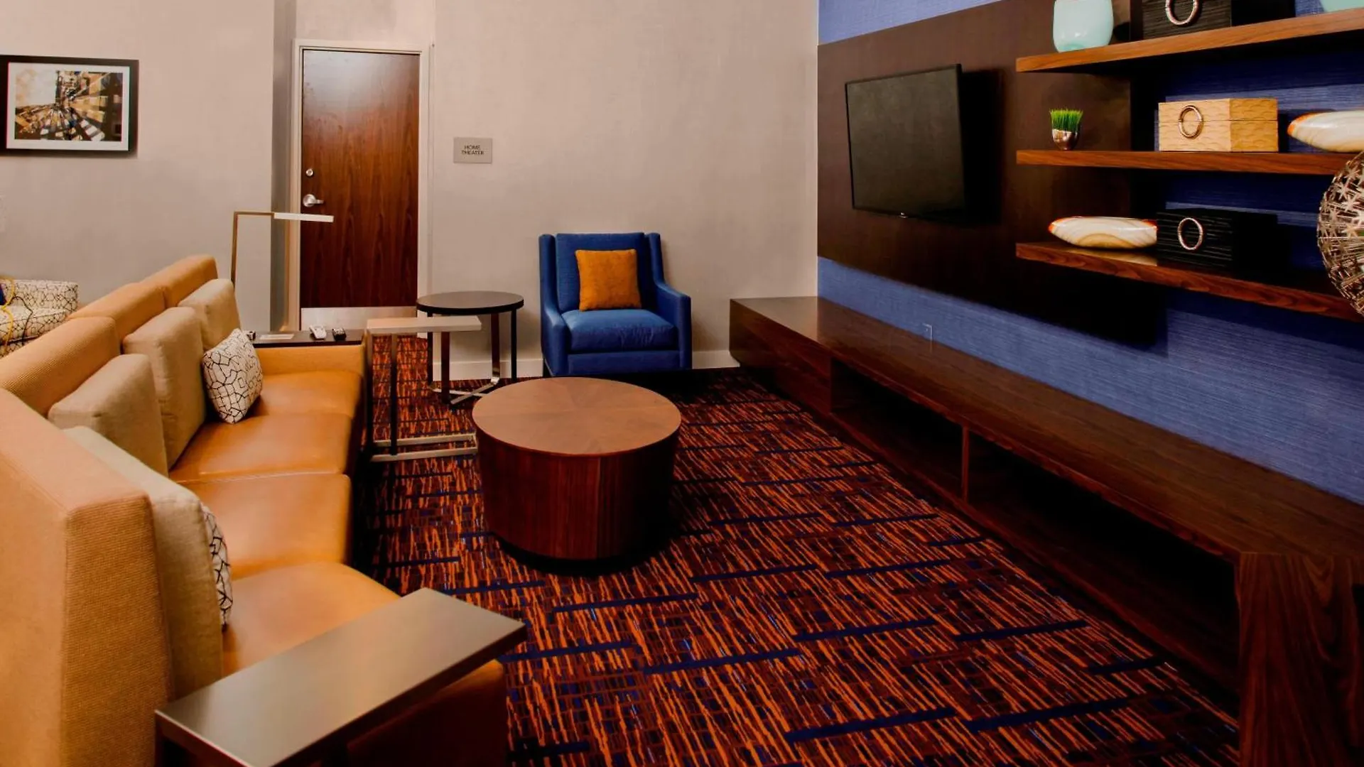 Courtyard Columbus Downtown Hotel