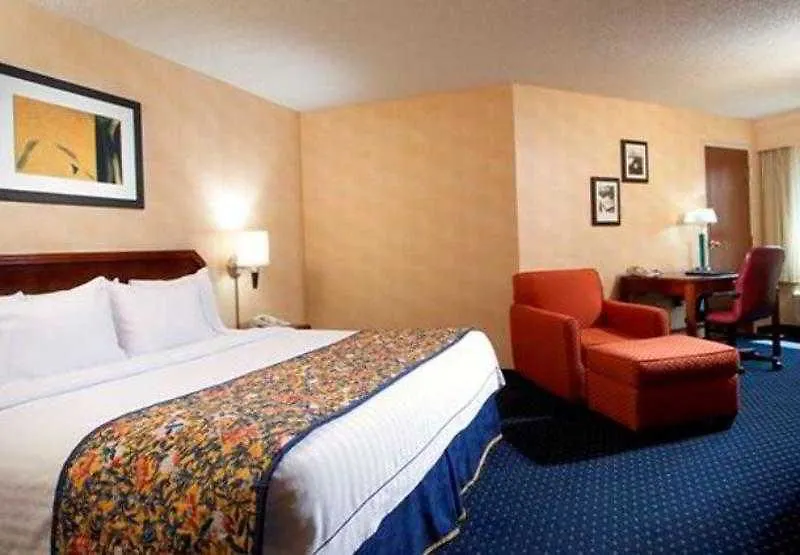 Courtyard Columbus Downtown Hotel